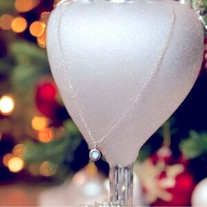 Silver moonstone necklace